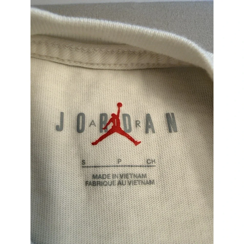 Jordan Men's Small Air Jordan 1 Chicago Flight T-Shirt Off White FD0536-133